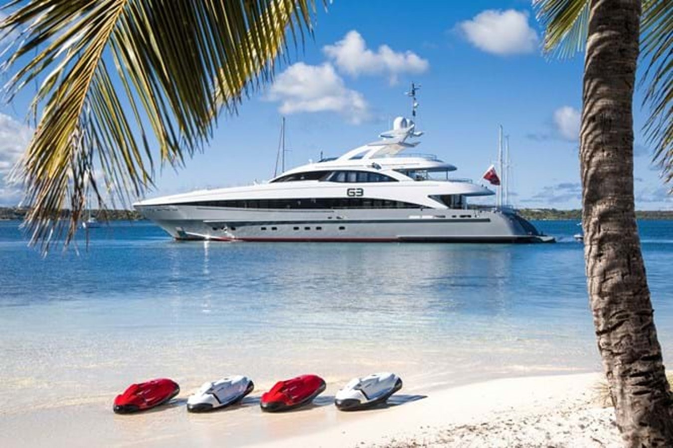 https://s3.amazonaws.com/boss.yatco.com/ForCharter/Vessel/Photo/3850/large_43676.jpg