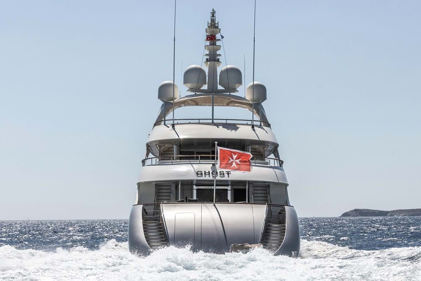 https://s3.amazonaws.com/boss.yatco.com/ForCharter/Vessel/Photo/3851/large_43838.jpg