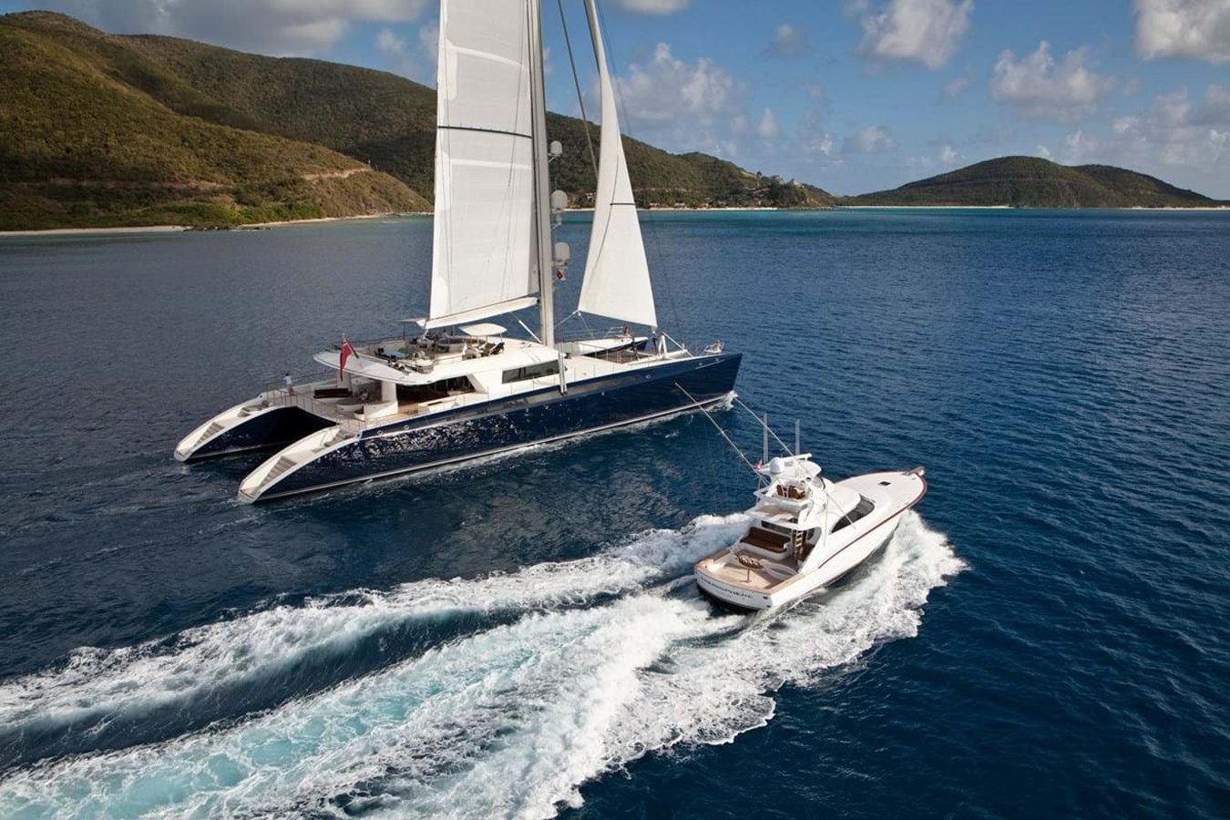 https://s3.amazonaws.com/boss.yatco.com/ForCharter/Vessel/Photo/3856/large_43978.jpg