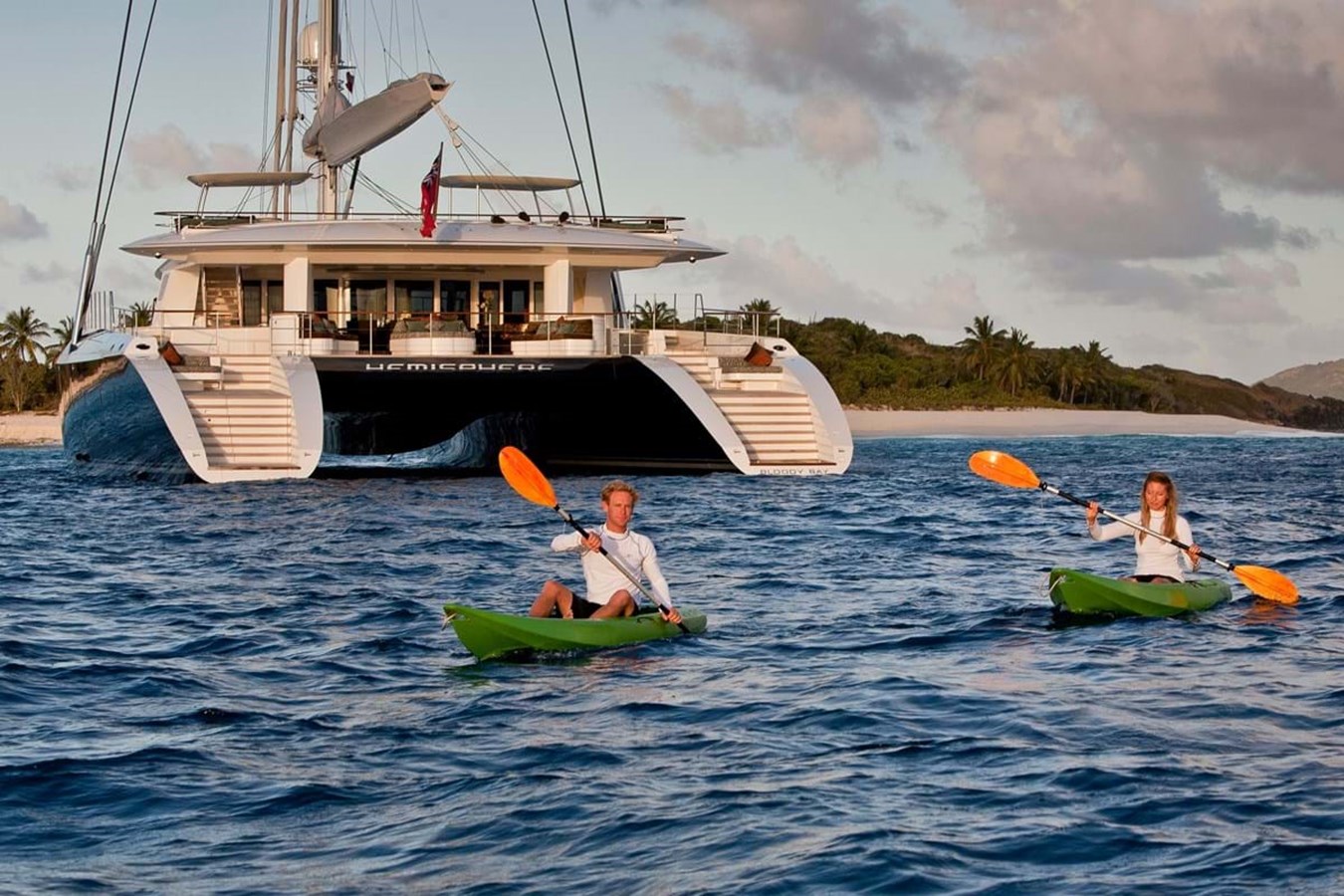 https://s3.amazonaws.com/boss.yatco.com/ForCharter/Vessel/Photo/3856/large_43982.jpg
