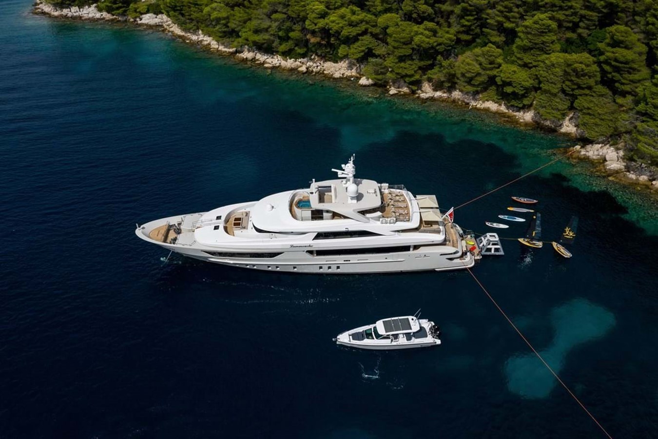 https://s3.amazonaws.com/boss.yatco.com/ForCharter/Vessel/Photo/3896/large_45183.jpg