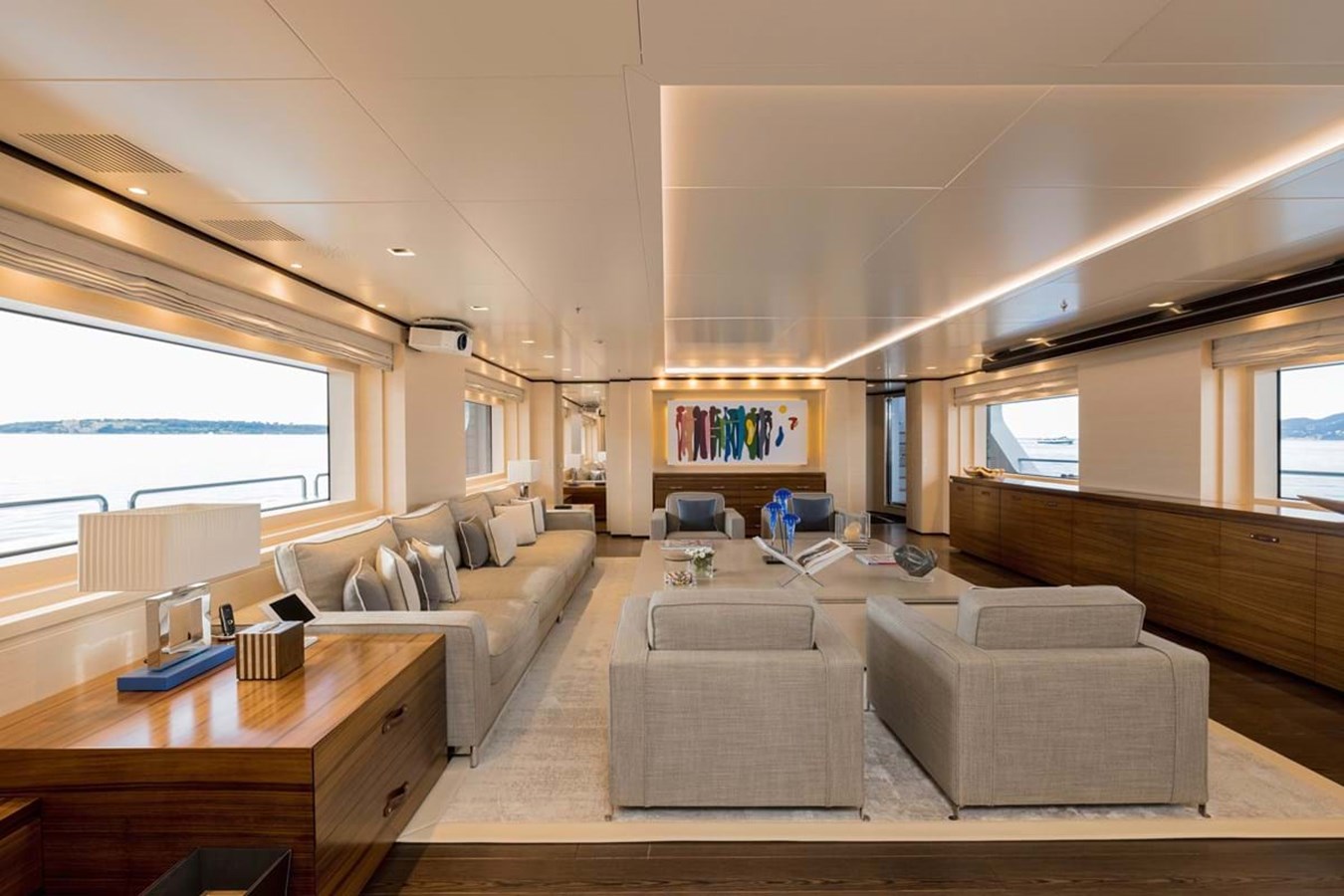 https://s3.amazonaws.com/boss.yatco.com/ForCharter/Vessel/Photo/3896/large_45193.jpg