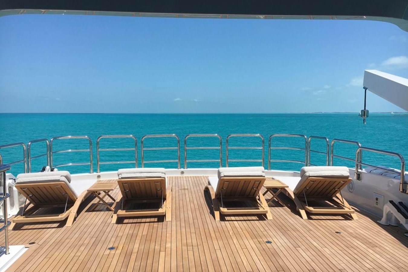 https://s3.amazonaws.com/boss.yatco.com/ForCharter/Vessel/Photo/3918/large_45841.jpg