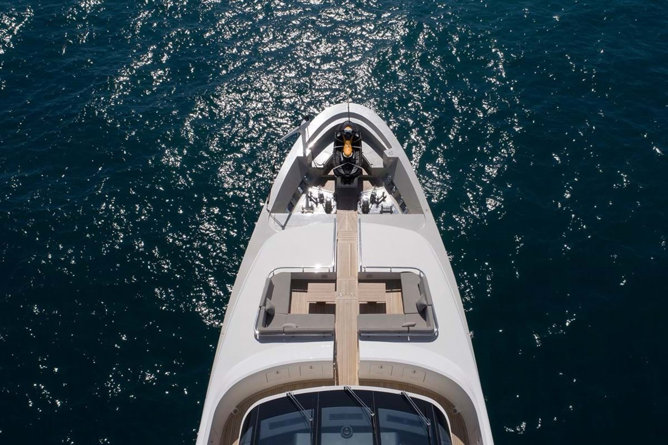 https://s3.amazonaws.com/boss.yatco.com/ForCharter/Vessel/Photo/3932/large_46244.jpg