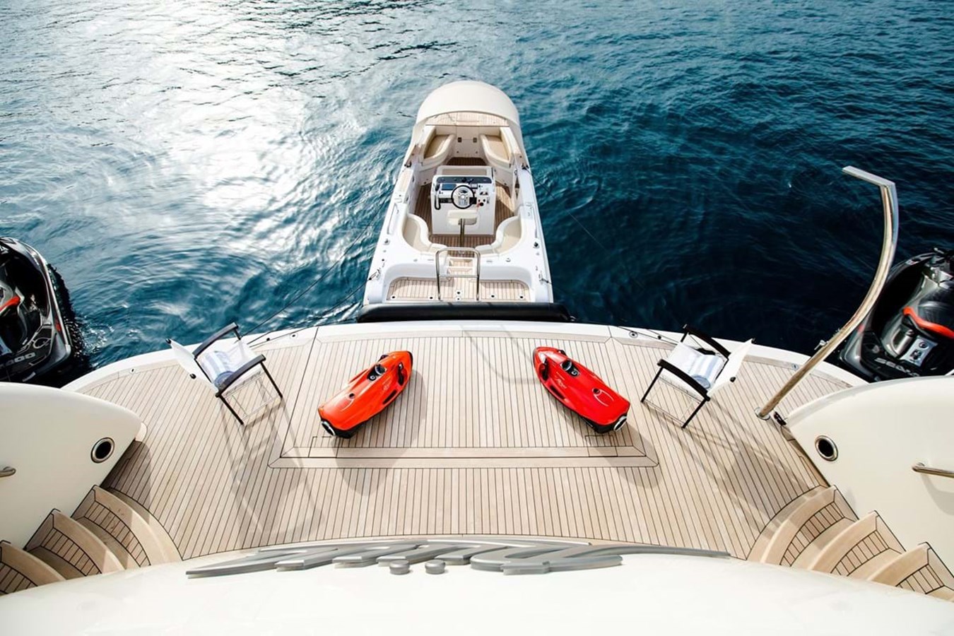 https://s3.amazonaws.com/boss.yatco.com/ForCharter/Vessel/Photo/3956/large_46989.jpg