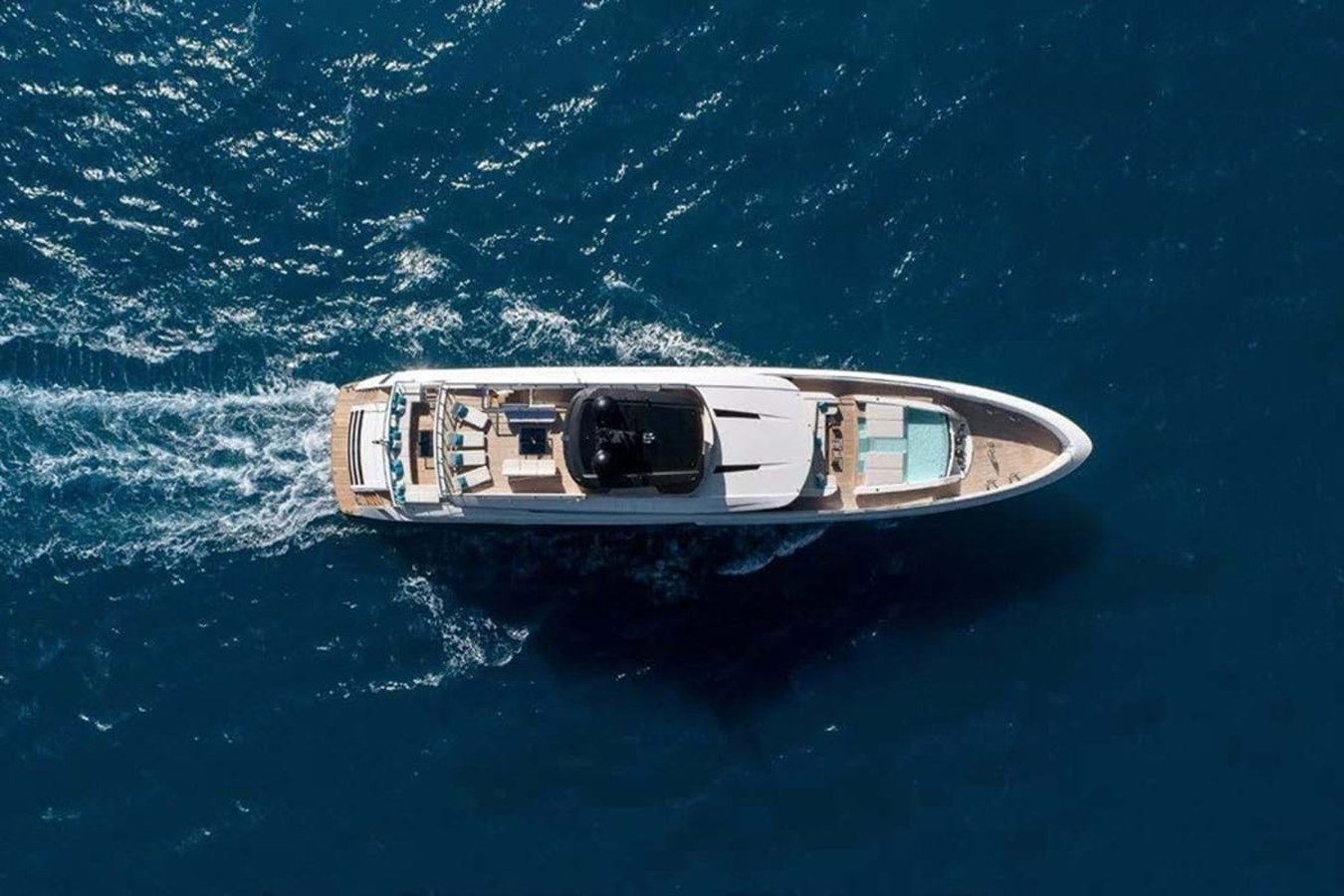 https://s3.amazonaws.com/boss.yatco.com/ForCharter/Vessel/Photo/3958/large_47057.jpg