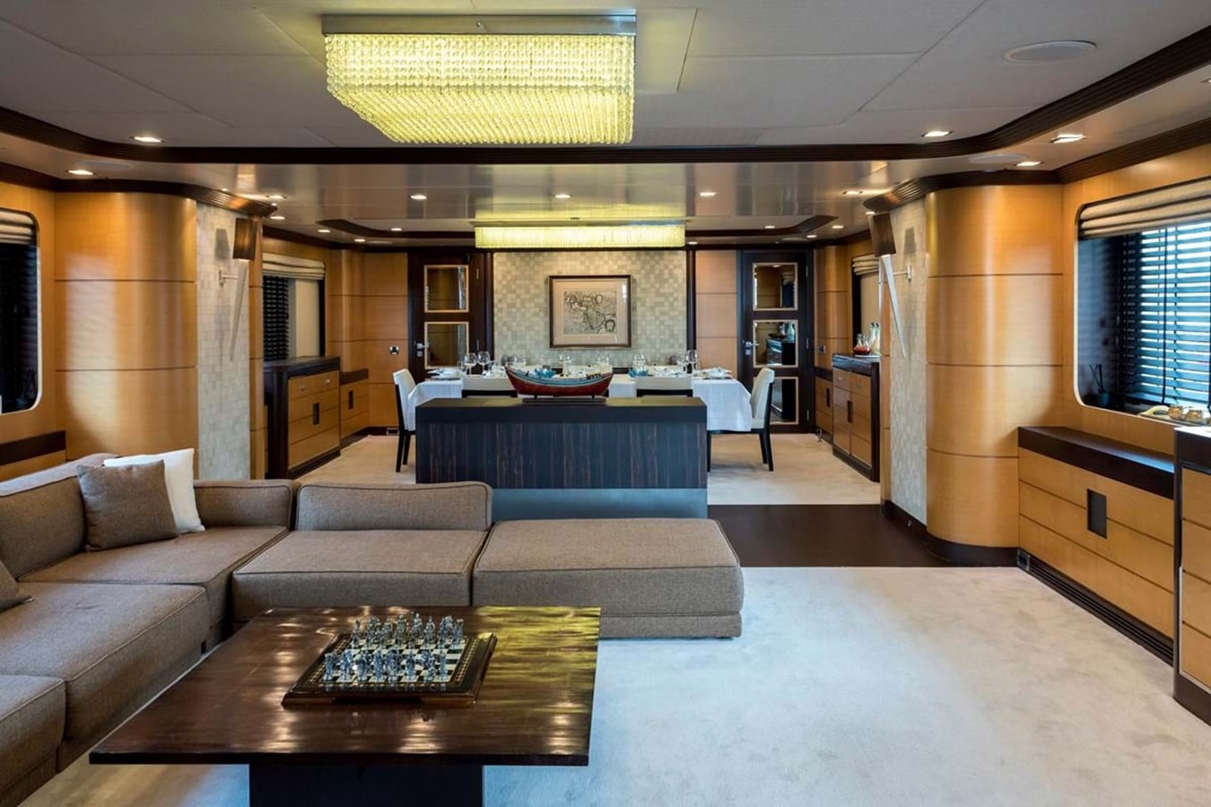 https://s3.amazonaws.com/boss.yatco.com/ForCharter/Vessel/Photo/3972/large_47448.jpg