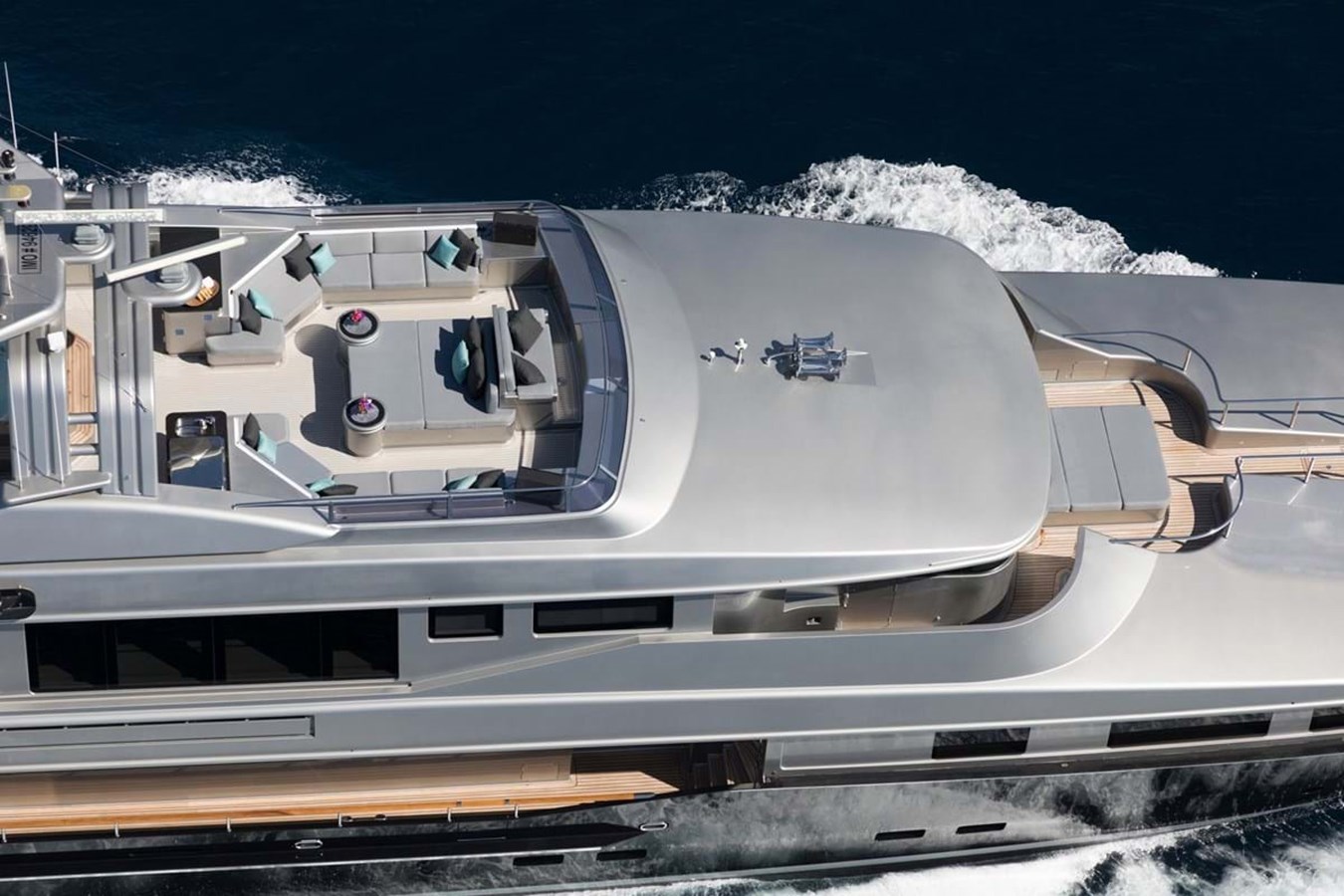 https://s3.amazonaws.com/boss.yatco.com/ForCharter/Vessel/Photo/3978/large_47650.jpg