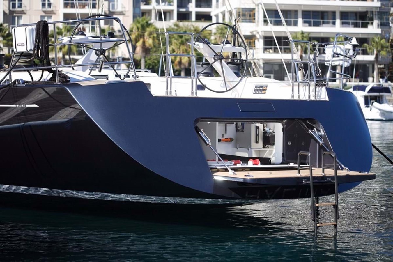 https://s3.amazonaws.com/boss.yatco.com/ForCharter/Vessel/Photo/4013/large_48768.jpg