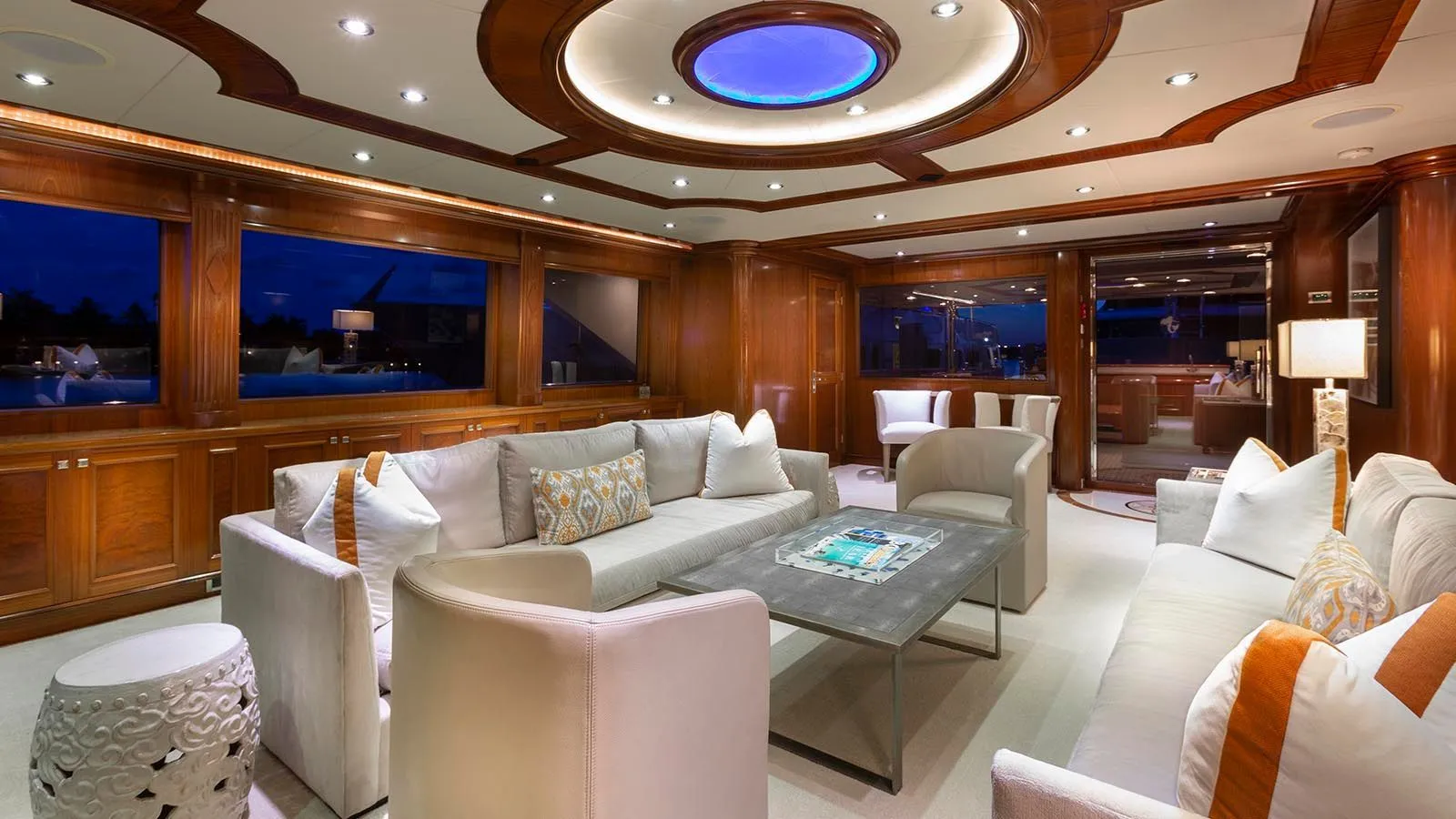 https://s3.amazonaws.com/boss.yatco.com/ForCharter/Vessel/Photo/4160/large_57973.webp