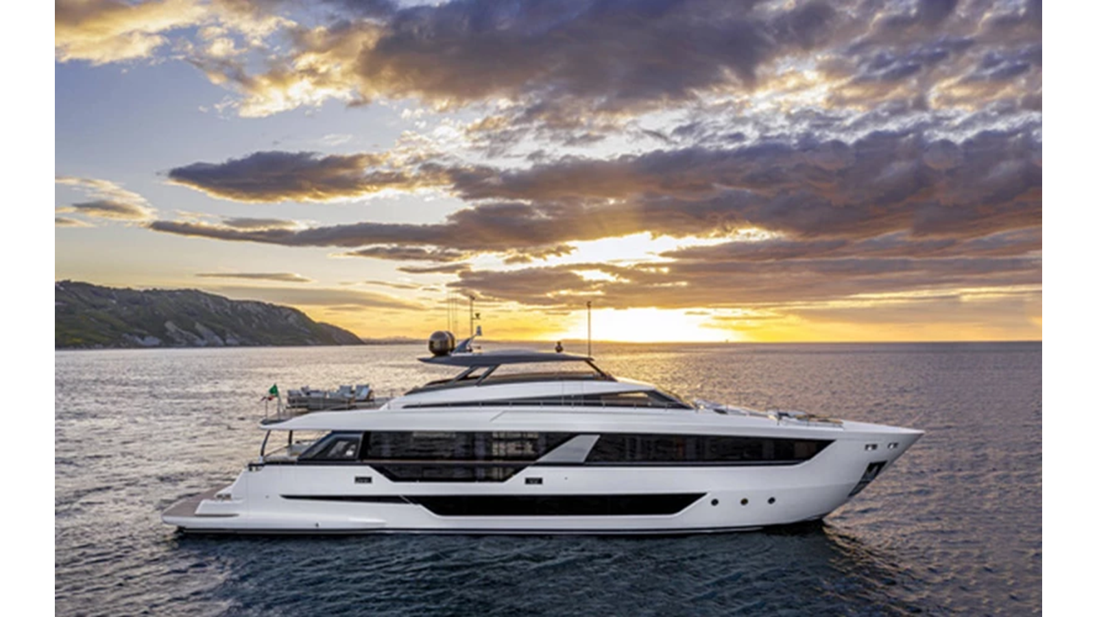 2021 FERRETTI YACHTS 98' 11