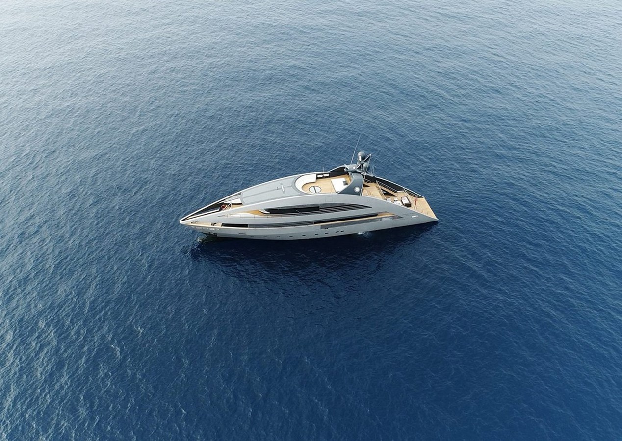 https://s3.amazonaws.com/boss.yatco.com/ForCharter/Vessel/Photo/4344/large_53257.jpg