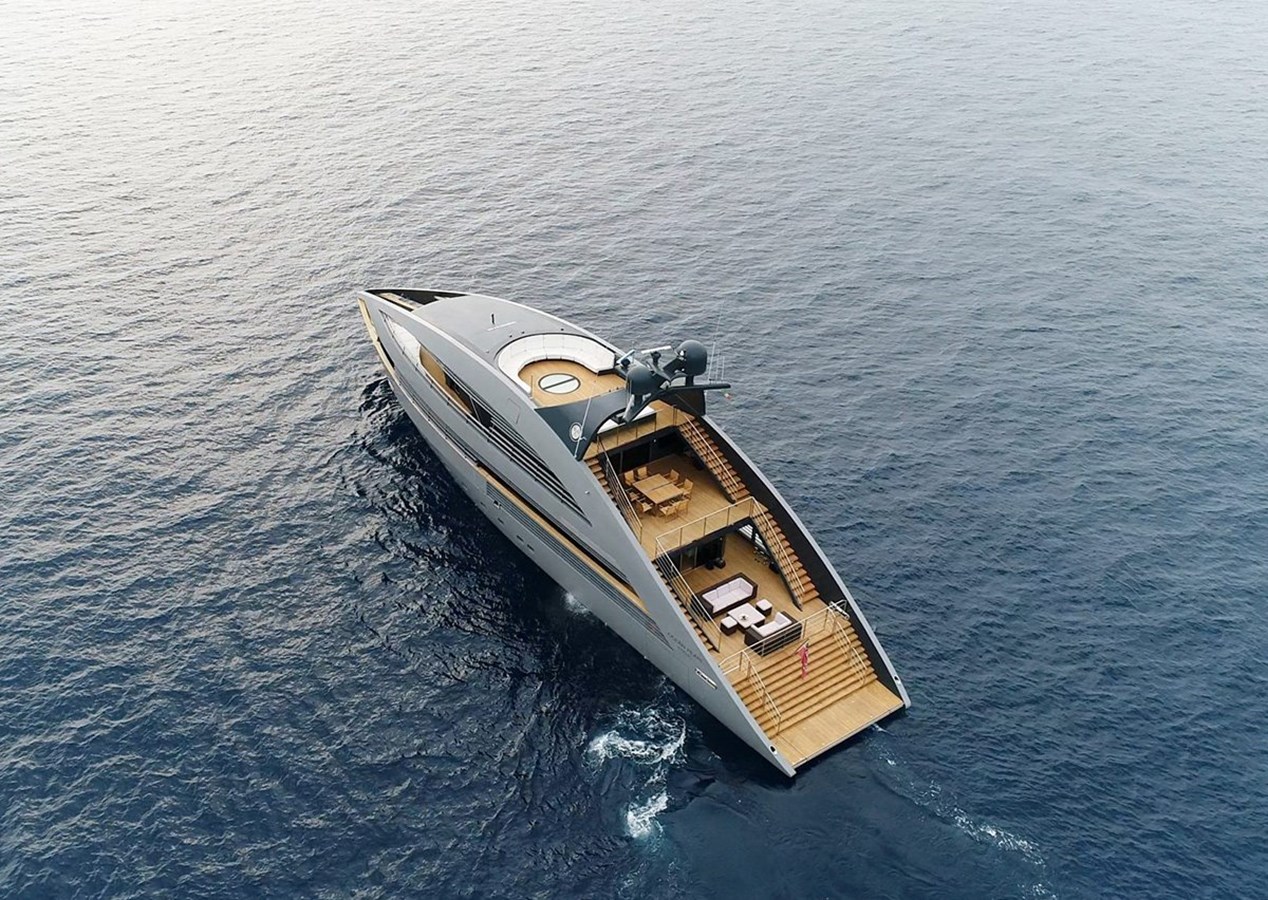 https://s3.amazonaws.com/boss.yatco.com/ForCharter/Vessel/Photo/4344/large_53258.jpg