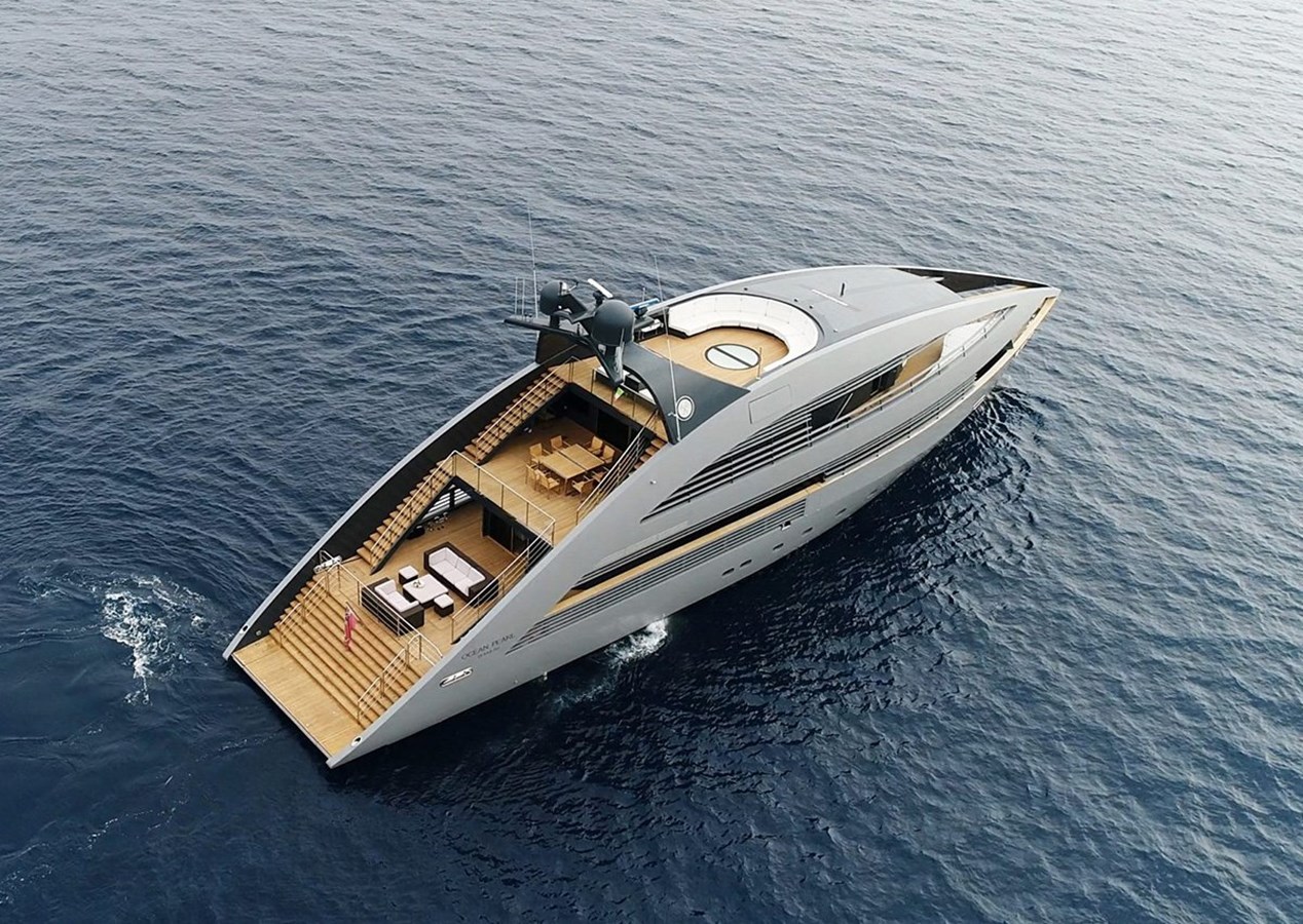 https://s3.amazonaws.com/boss.yatco.com/ForCharter/Vessel/Photo/4344/large_53259.jpg