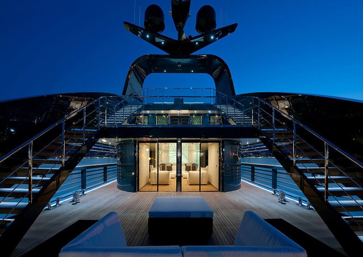 https://s3.amazonaws.com/boss.yatco.com/ForCharter/Vessel/Photo/4344/large_53286.jpg