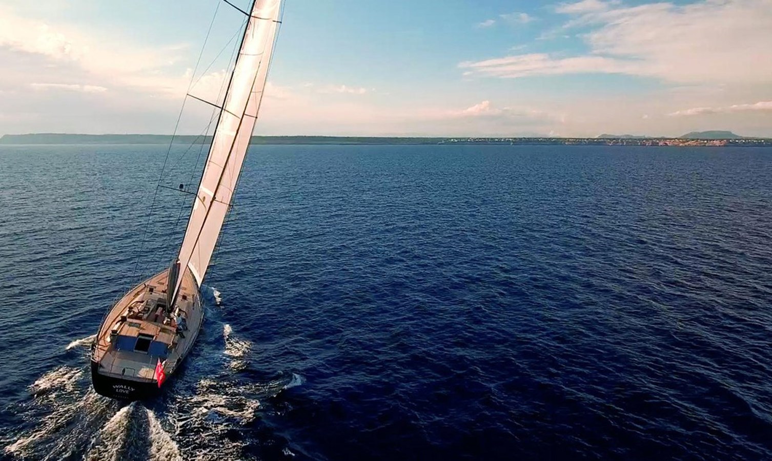 https://s3.amazonaws.com/boss.yatco.com/ForCharter/Vessel/Photo/4345/large_53290.jpg