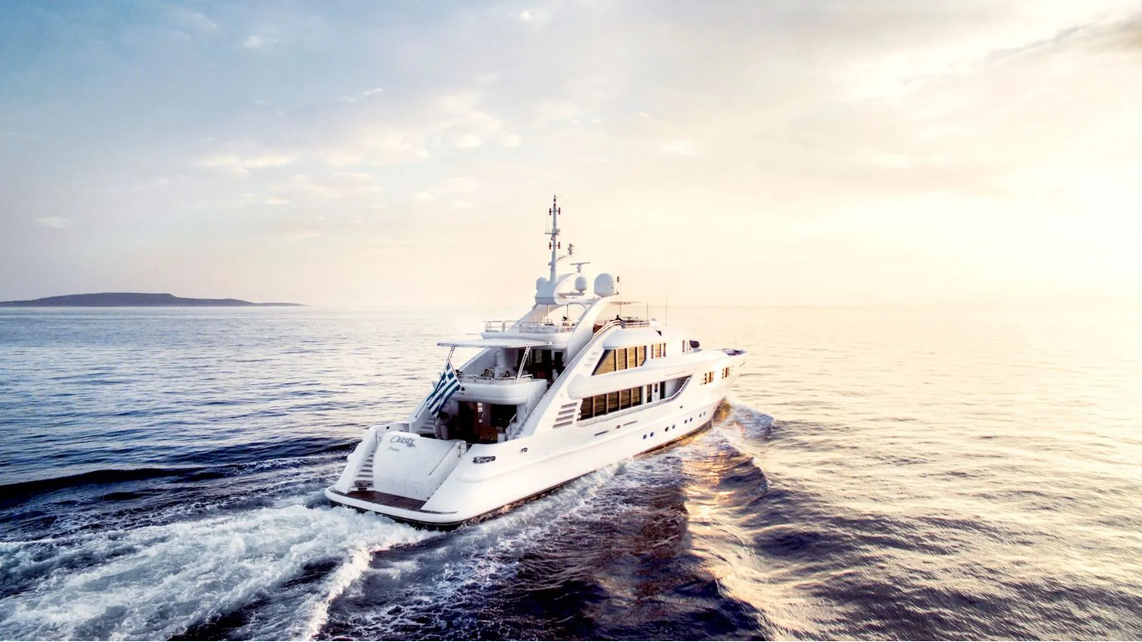 https://s3.amazonaws.com/boss.yatco.com/ForCharter/Vessel/Photo/4429/large_61460.webp