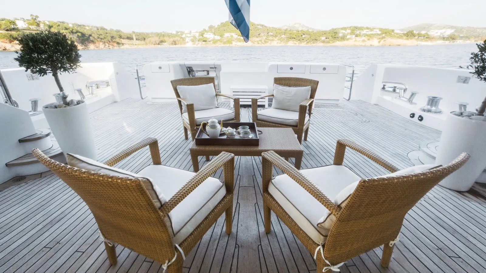 https://s3.amazonaws.com/boss.yatco.com/ForCharter/Vessel/Photo/4429/large_61461.webp