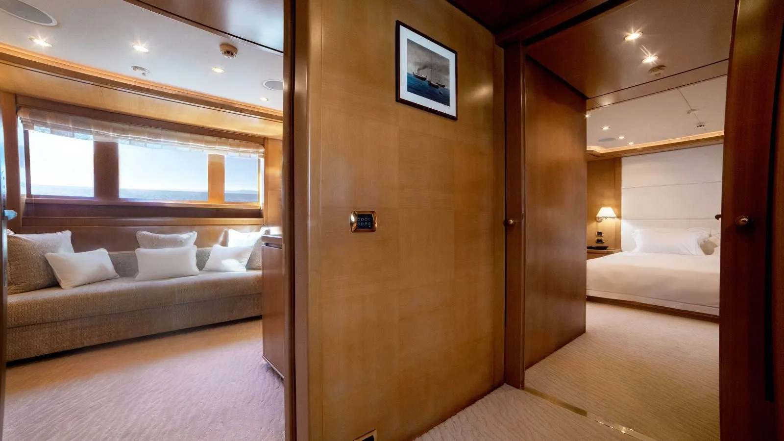 https://s3.amazonaws.com/boss.yatco.com/ForCharter/Vessel/Photo/4429/large_61476.webp