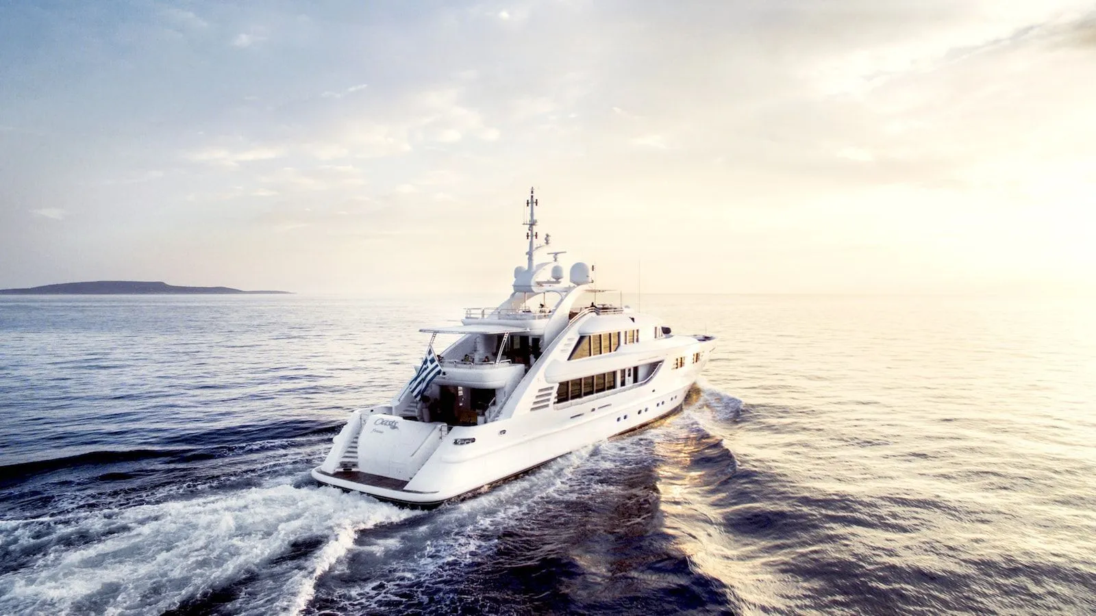 https://s3.amazonaws.com/boss.yatco.com/ForCharter/Vessel/Photo/4429/large_61481.webp