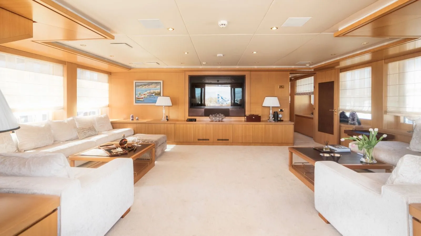 https://s3.amazonaws.com/boss.yatco.com/ForCharter/Vessel/Photo/4429/large_61486.webp