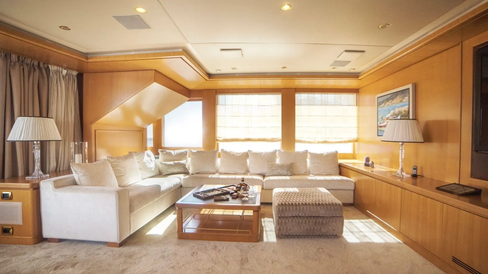 https://s3.amazonaws.com/boss.yatco.com/ForCharter/Vessel/Photo/4429/large_61488.webp