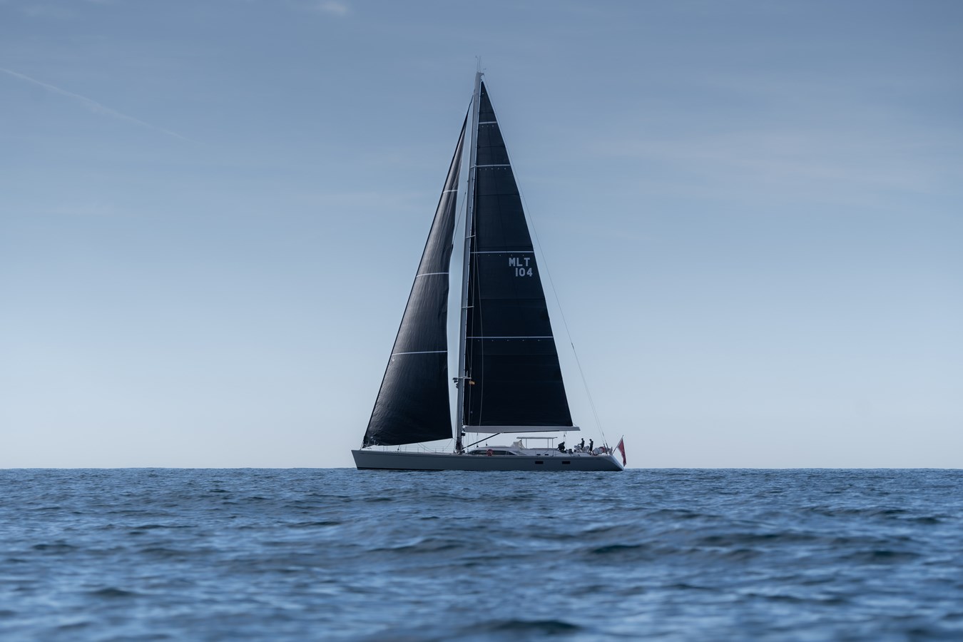 https://s3.amazonaws.com/boss.yatco.com/ForCharter/Vessel/Photo/4948/large_82475.jpg