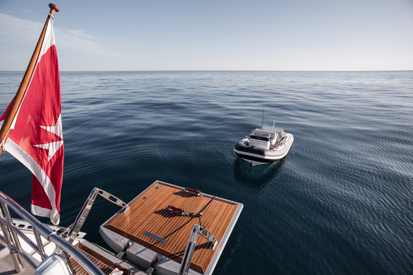 https://s3.amazonaws.com/boss.yatco.com/ForCharter/Vessel/Photo/4948/large_82490.jpg