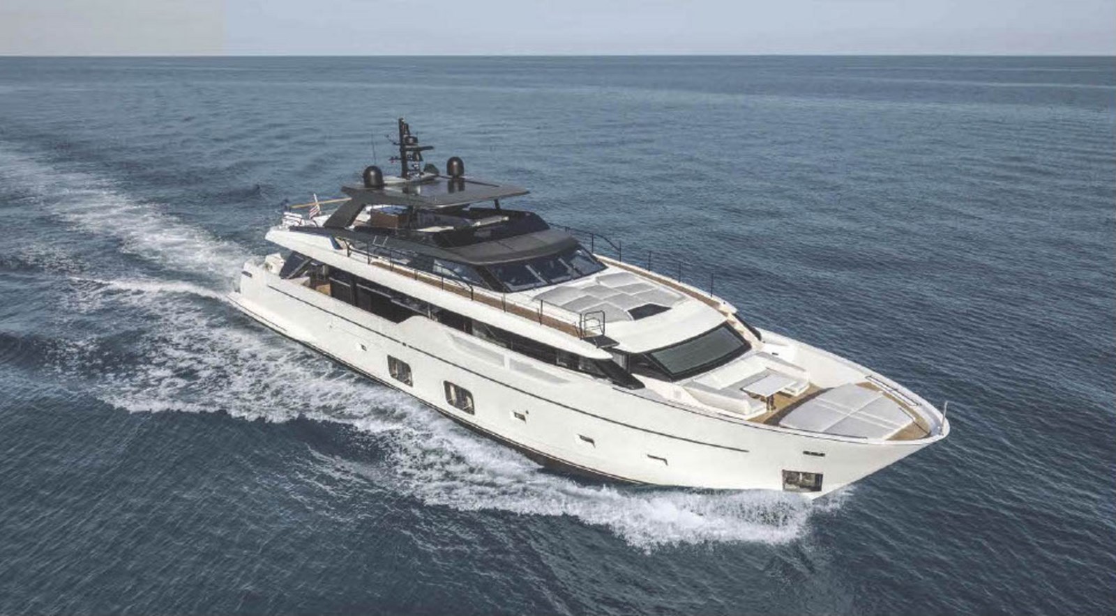 https://s3.amazonaws.com/boss.yatco.com/ForCharter/Vessel/Photo/5021/large_84911.jpg