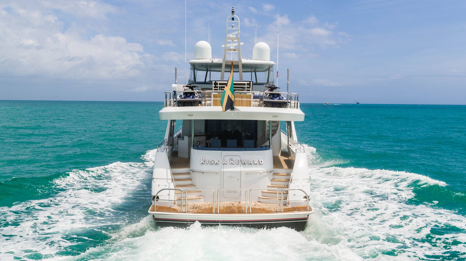 https://s3.amazonaws.com/boss.yatco.com/ForCharter/Vessel/Photo/5334/large_93400.jpg