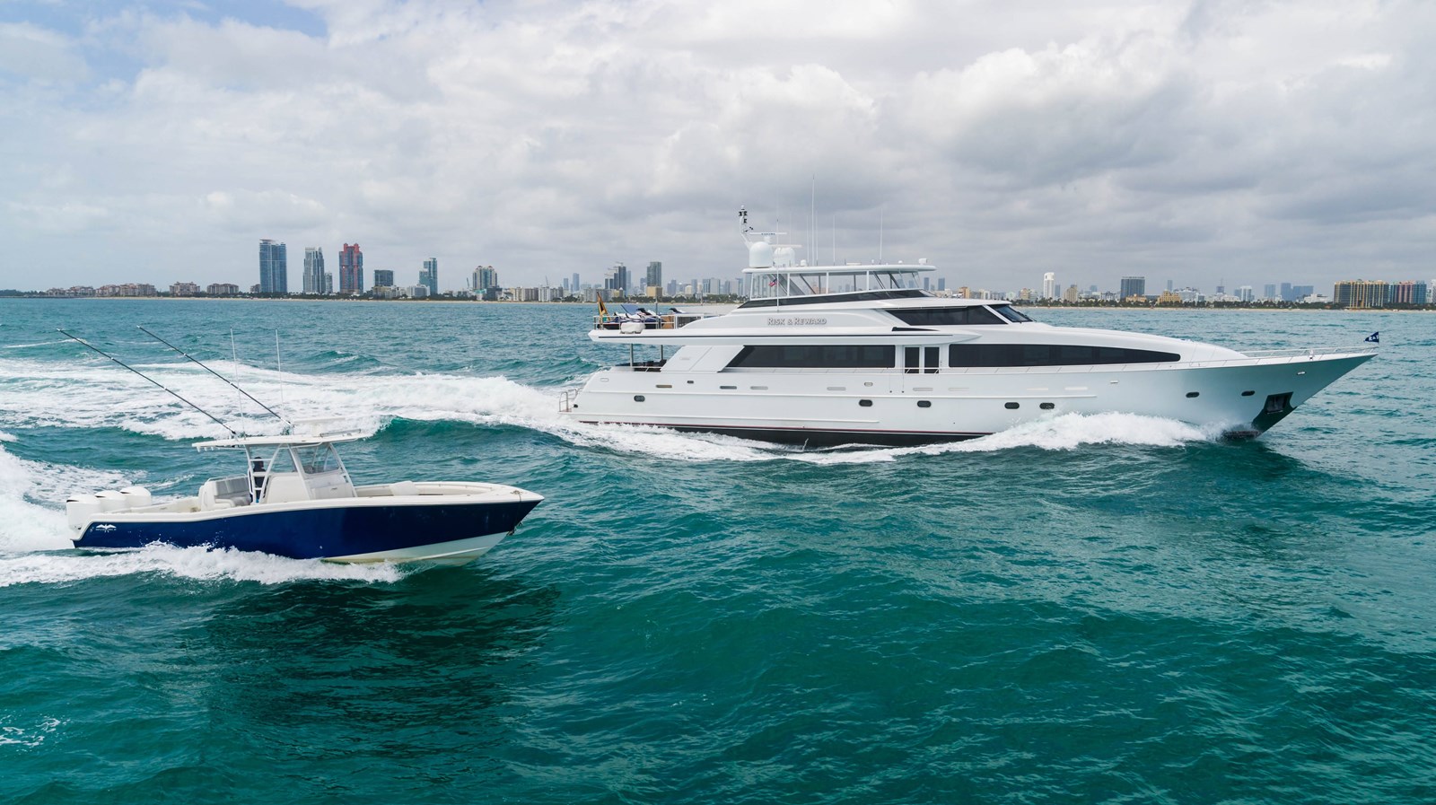 https://s3.amazonaws.com/boss.yatco.com/ForCharter/Vessel/Photo/5334/large_93402.jpg