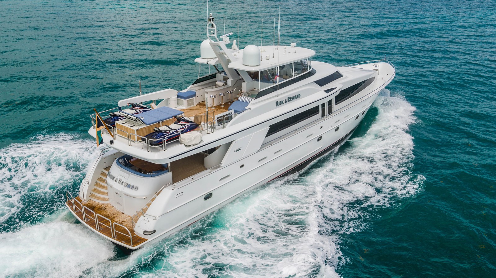 https://s3.amazonaws.com/boss.yatco.com/ForCharter/Vessel/Photo/5334/large_93403.jpg