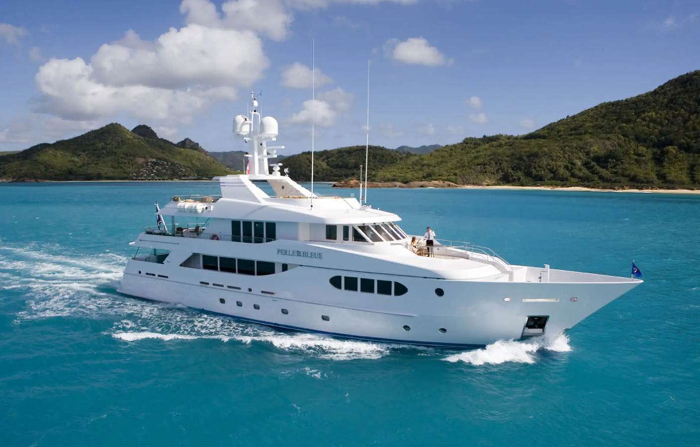 https://s3.amazonaws.com/boss.yatco.com/ForCharter/Vessel/Photo/5451/large_96499.png