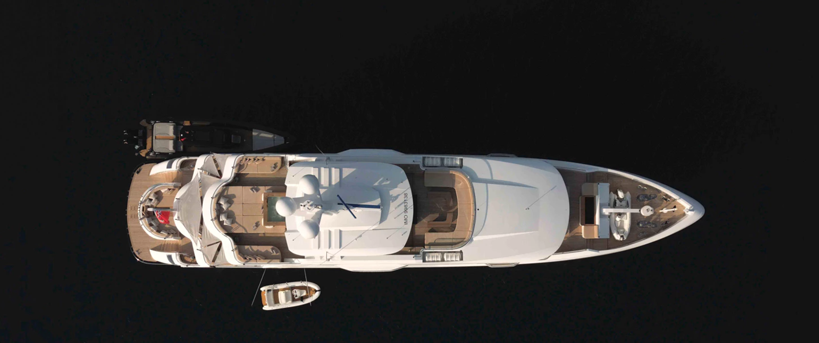 https://s3.amazonaws.com/boss.yatco.com/ForCharter/Vessel/Photo/5472/large_97477.png