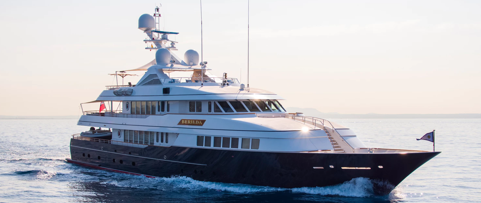 https://s3.amazonaws.com/boss.yatco.com/ForCharter/Vessel/Photo/5491/large_97984.png