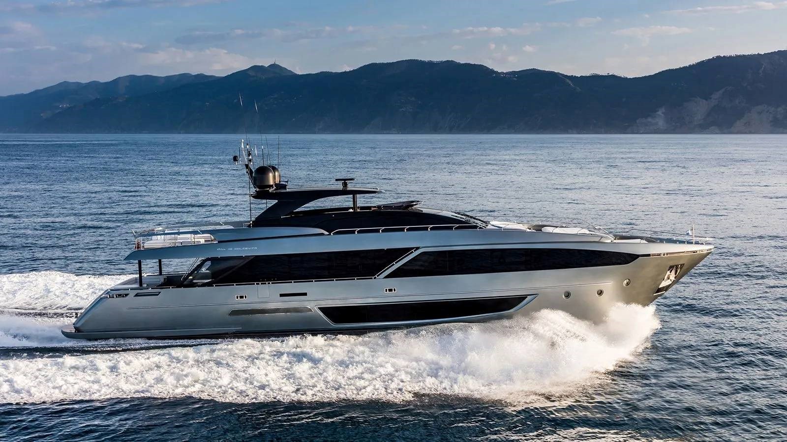 2024 RIVA 110'