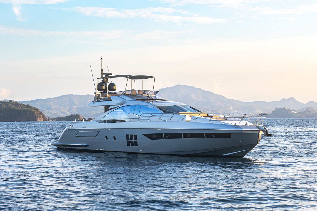 2017 AZIMUT YACHTS 77' 3