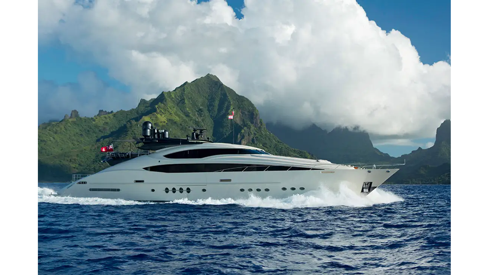 https://s3.amazonaws.com/boss.yatco.com/ForCharter/Vessel/Photo/5574/large_100098.webp
