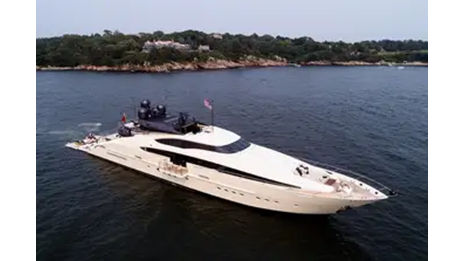 https://s3.amazonaws.com/boss.yatco.com/ForCharter/Vessel/Photo/5574/large_100102.webp