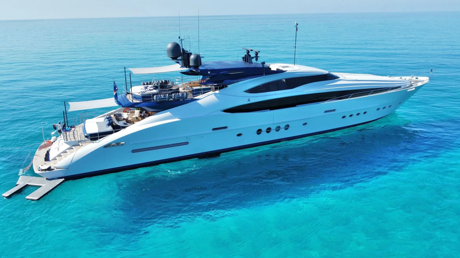 https://s3.amazonaws.com/boss.yatco.com/ForCharter/Vessel/Photo/5577/large_100153.webp