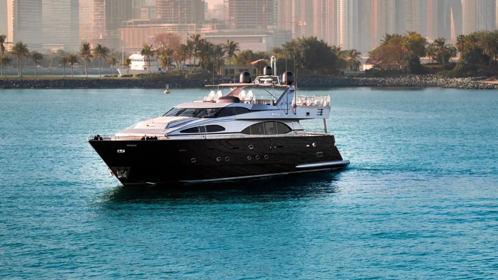 https://s3.amazonaws.com/boss.yatco.com/ForCharter/Vessel/Photo/5612/large_100847.png