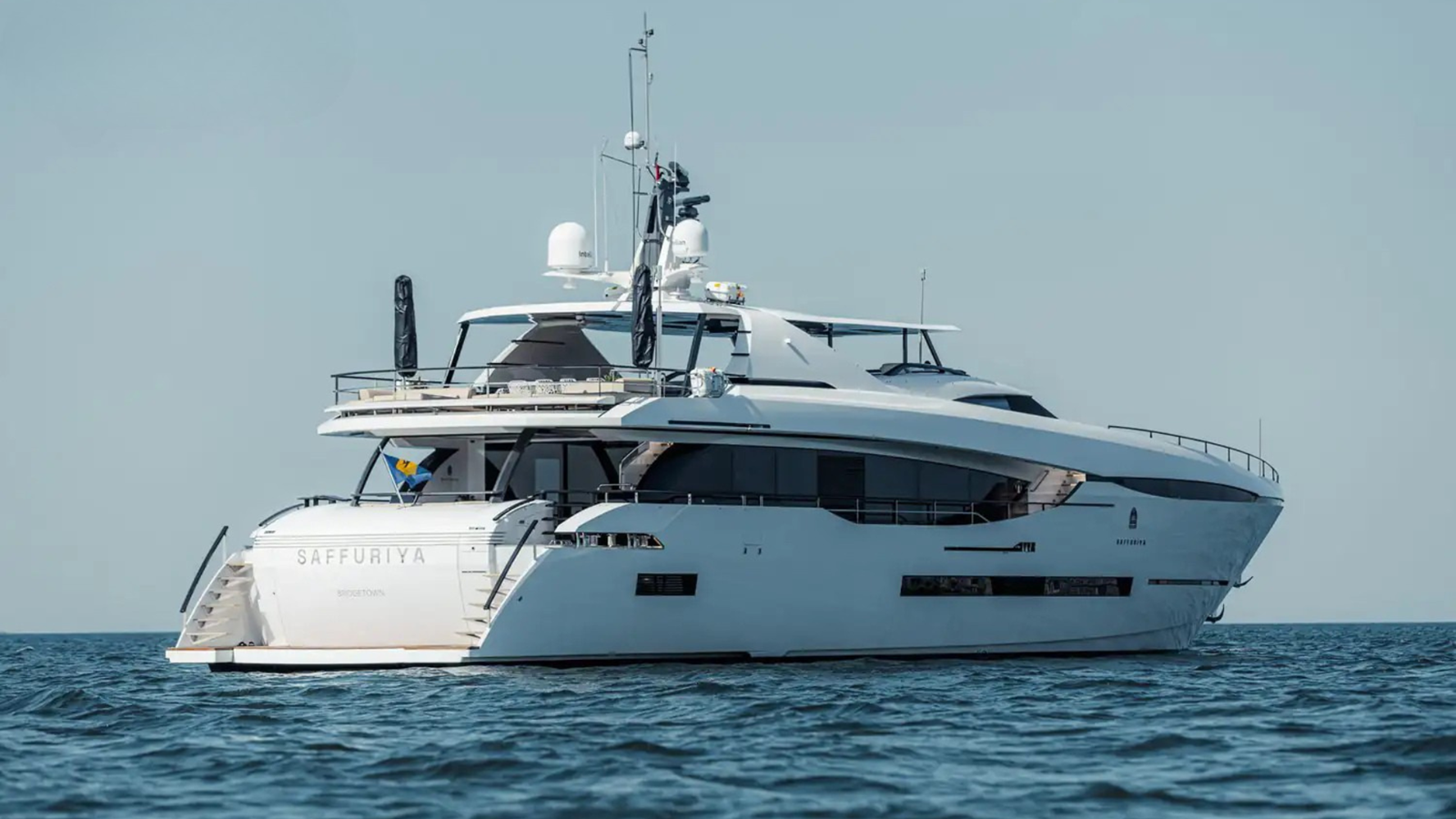 https://s3.amazonaws.com/boss.yatco.com/ForCharter/Vessel/Photo/5615/large_100880.png