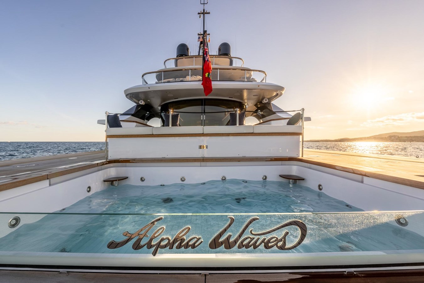 https://s3.amazonaws.com/boss.yatco.com/ForCharter/Vessel/Photo/5852/large_109169.jpg