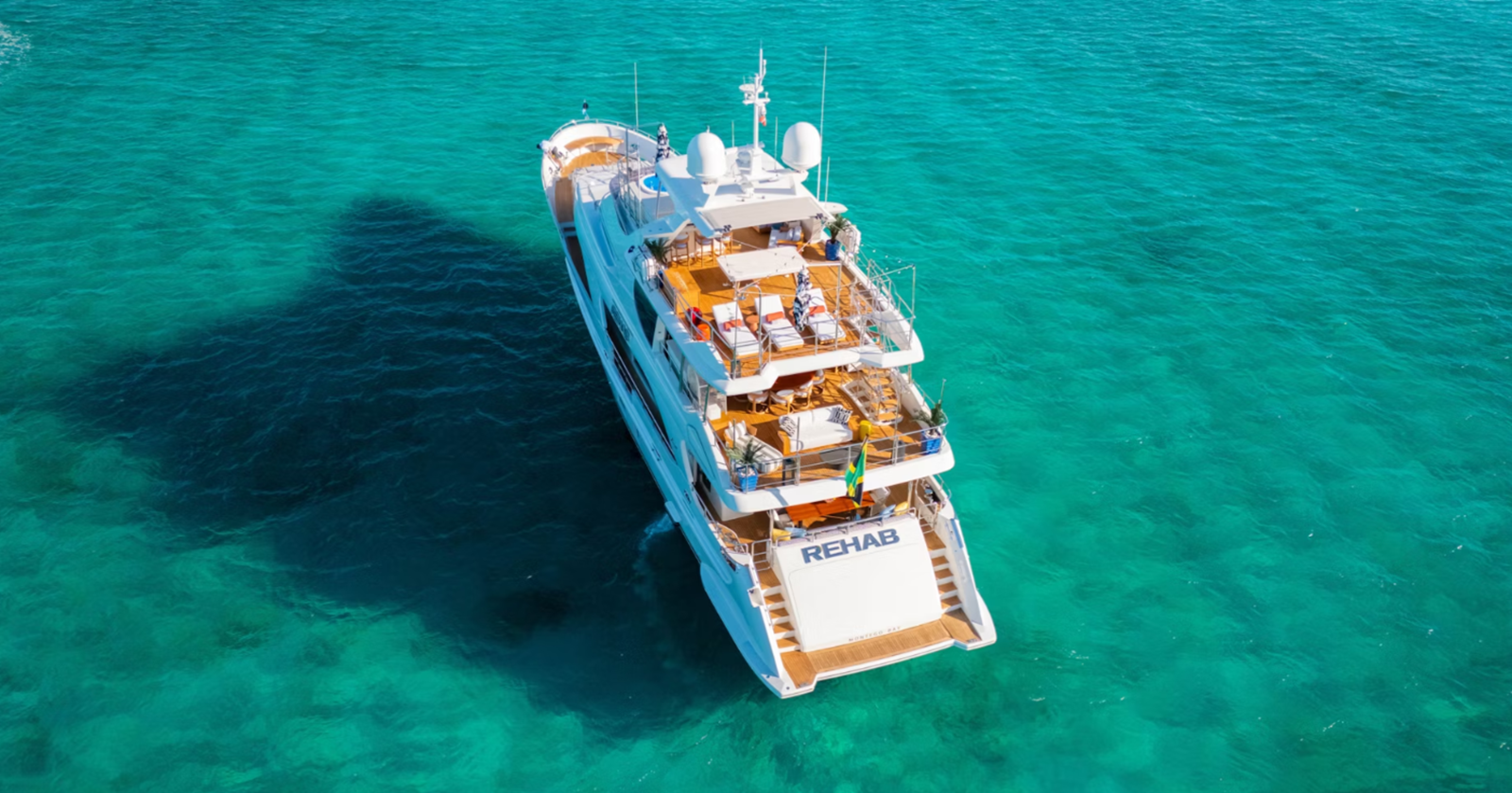 https://s3.amazonaws.com/boss.yatco.com/ForCharter/Vessel/Photo/5887/large_109989.png