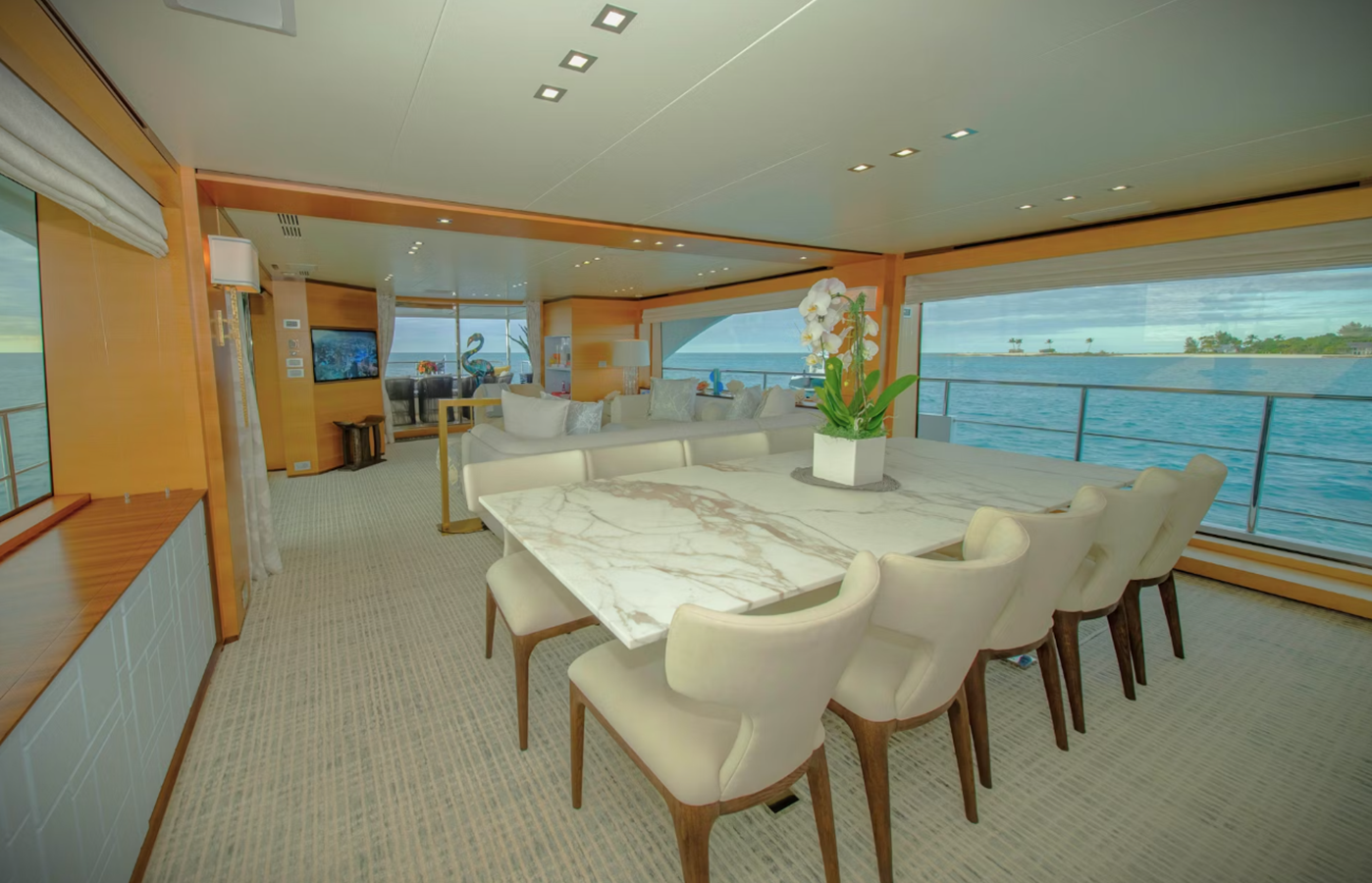 https://s3.amazonaws.com/boss.yatco.com/ForCharter/Vessel/Photo/5887/large_109992.png
