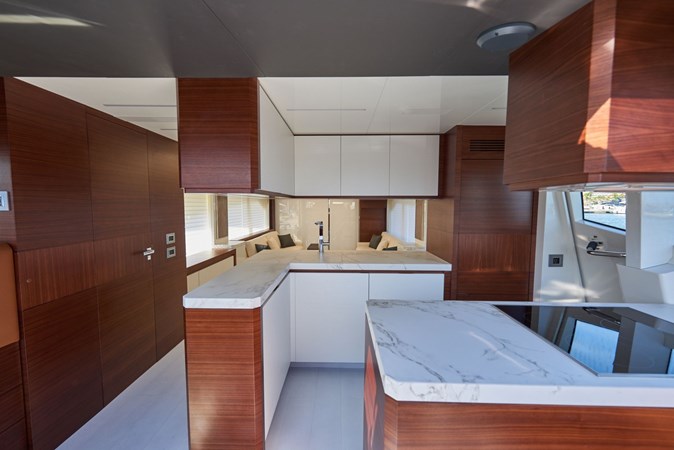 Photo of ASTONDOA - 80'