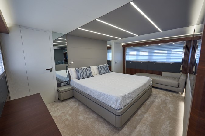 Photo of ASTONDOA - 80'