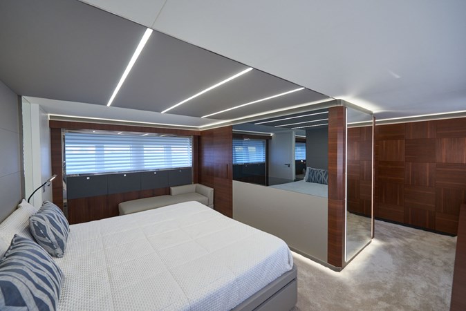 Photo of ASTONDOA - 80'