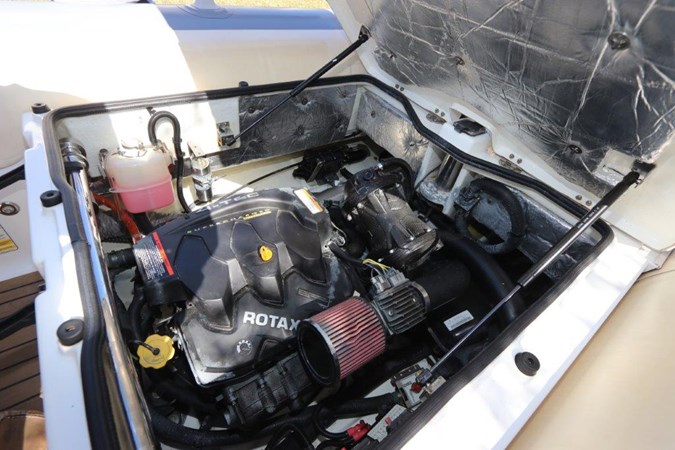 Photo of WILLIAMS PERFORMANCE TENDERS - 17'