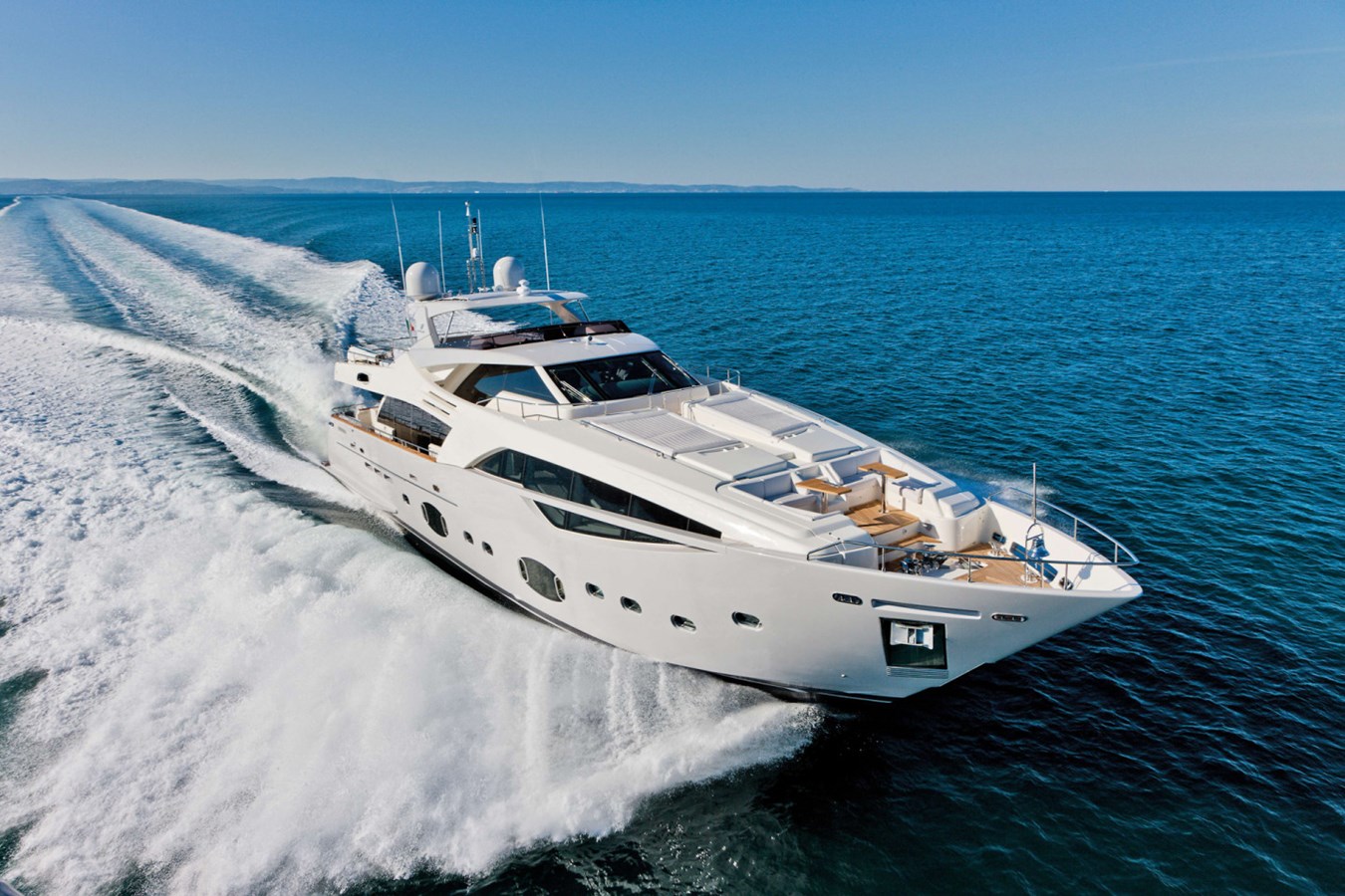 CUSTOM LINE 100 FERRETTI CUSTOM LINE — FERRETTI CUSTOM LINE